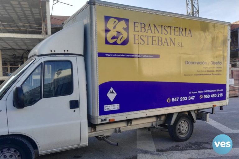 Rotulación camión Ebanistería Esteban