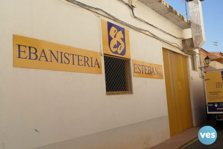 Fachada Ebanistería Esteban