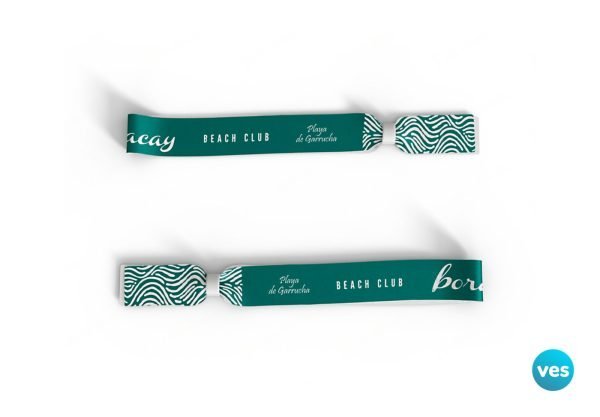 Pulseras Boracay bordadas por Vespublicidad