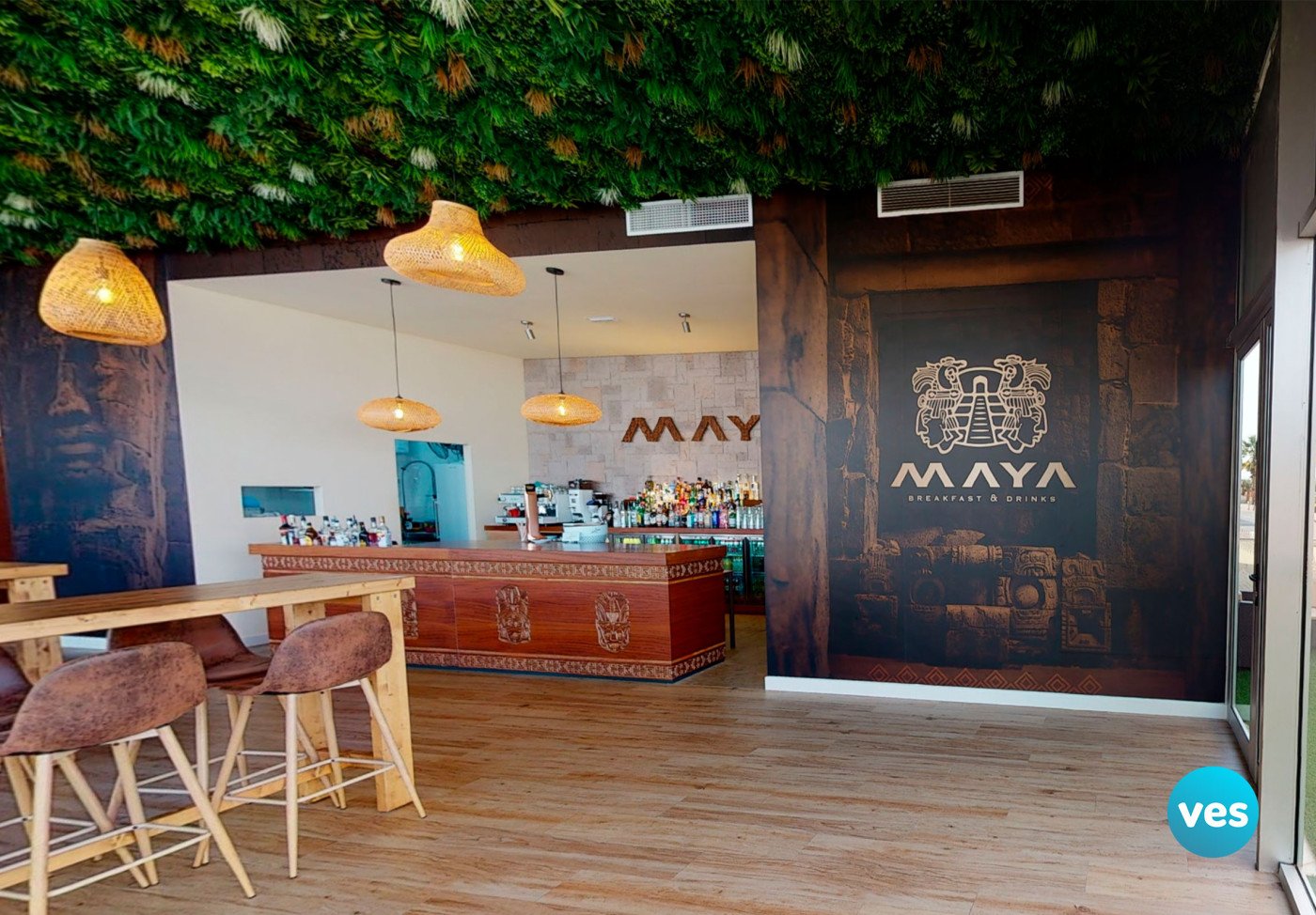 Interiorismo y vinilos de pared en Maya Breakfast & Drinks